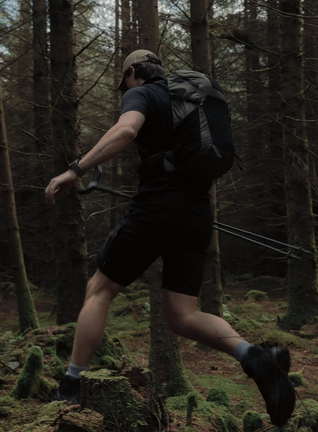 PINNACLE 28L HIKING BACKPACK - Image 10