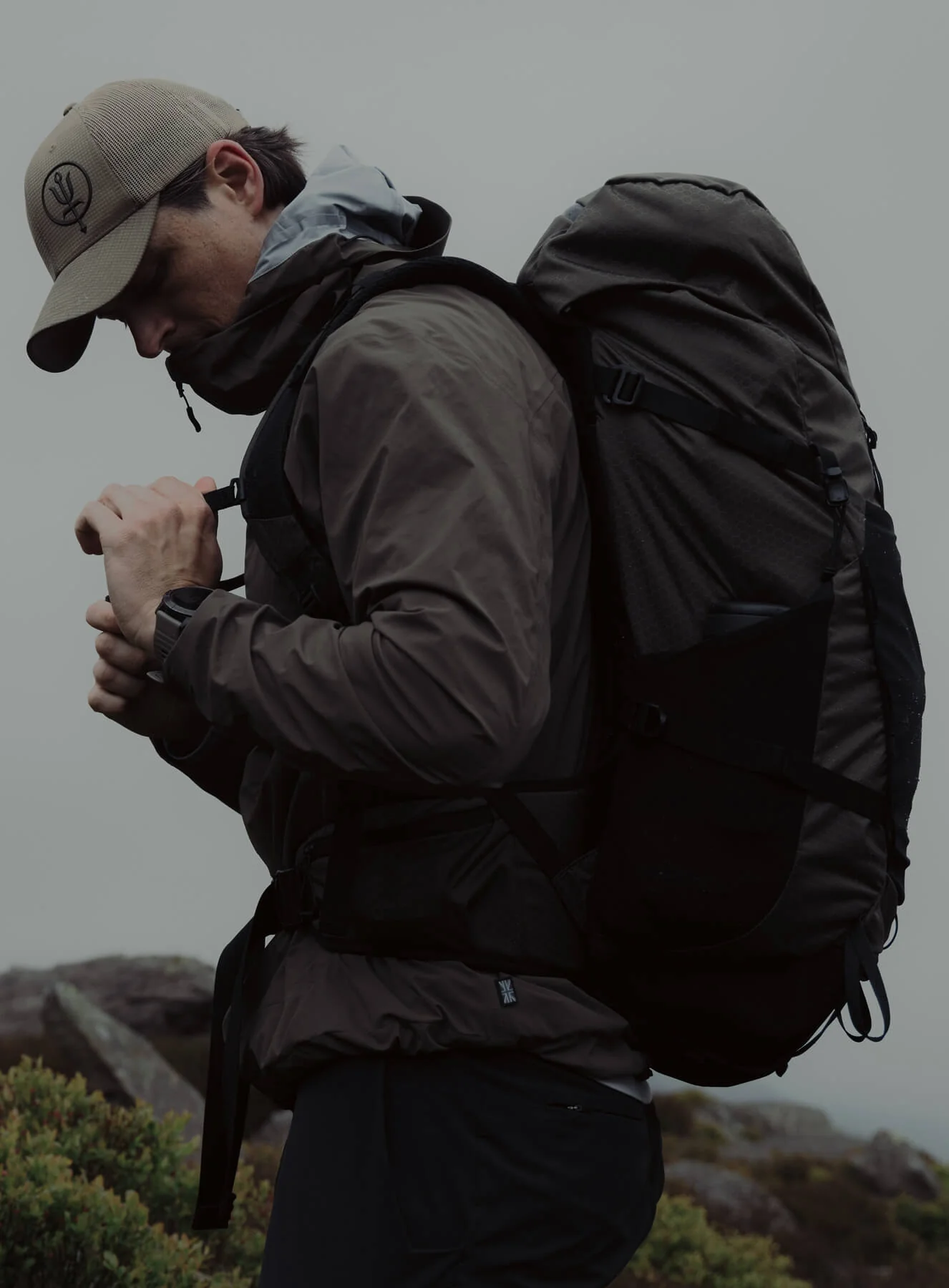 PINNACLE 42L HIKING BACKPACK - Image 7