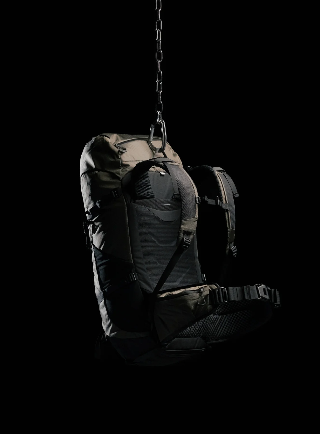 PINNACLE 42L HIKING BACKPACK - Image 9